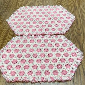 Charming Pink and White Woven Table Placemats. Set of 2. Vintage